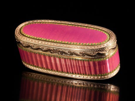 Pariser Golddose mit rosa Guilloche-Email