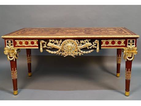 Repräsentativer Tisch im Louis XVI-Stil