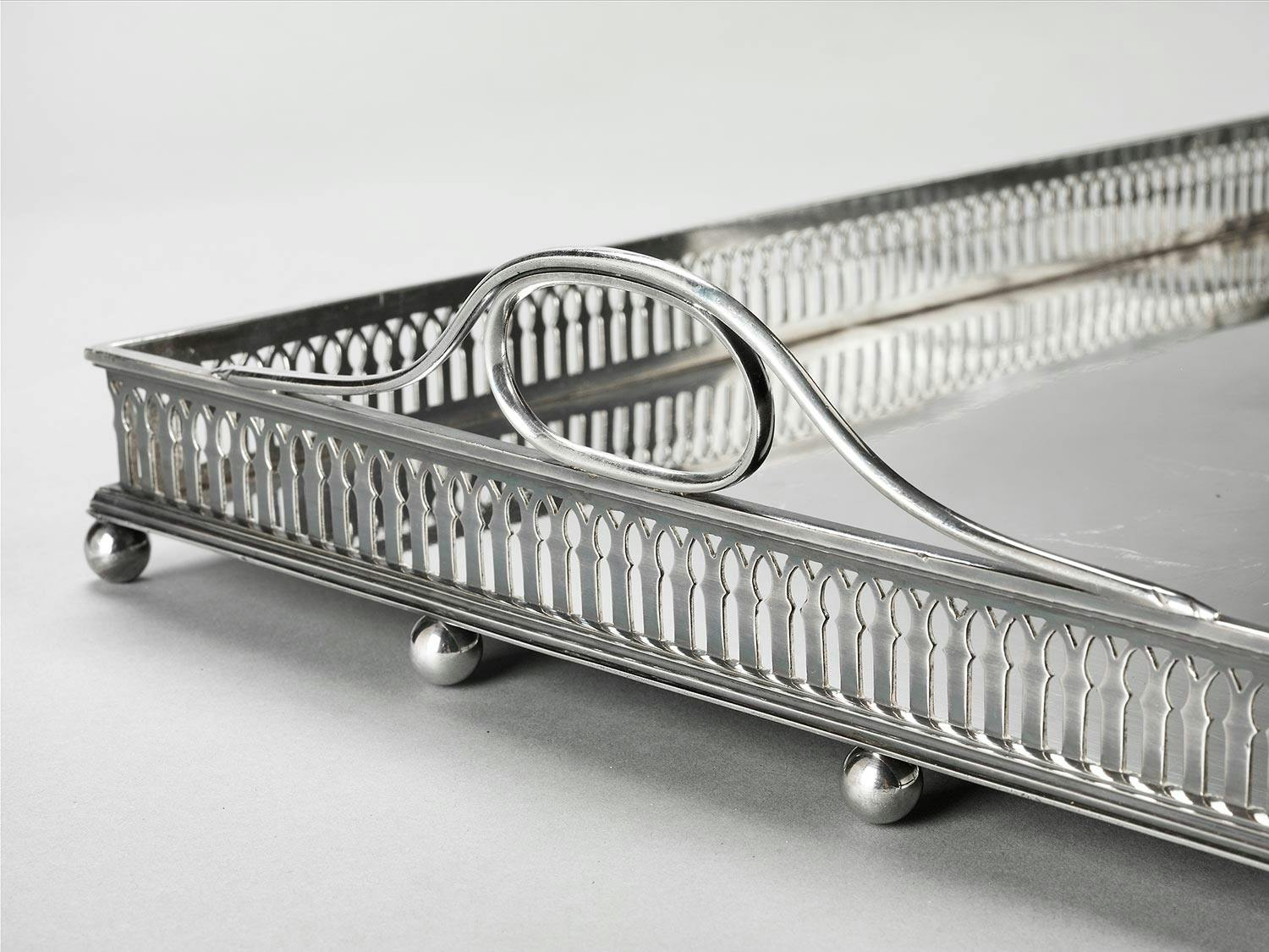 Detailabbildung: Berliner Silbertablett