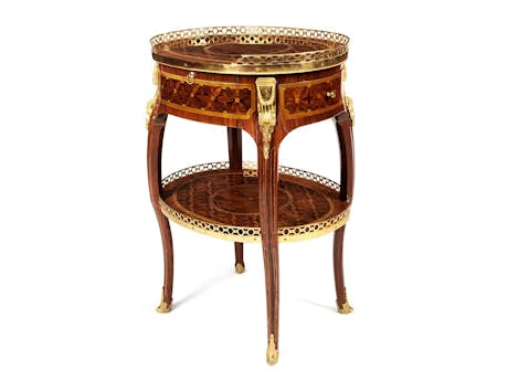 Kleiner Louis XV-Tisch