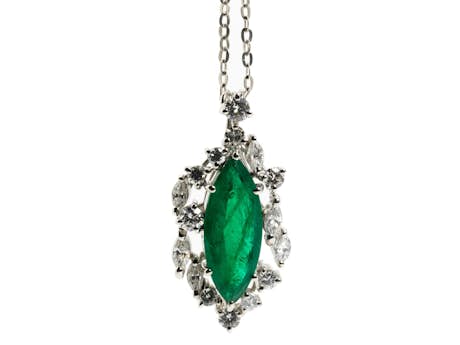 Smaragd-Diamantanhänger mit Kette von H.STERN