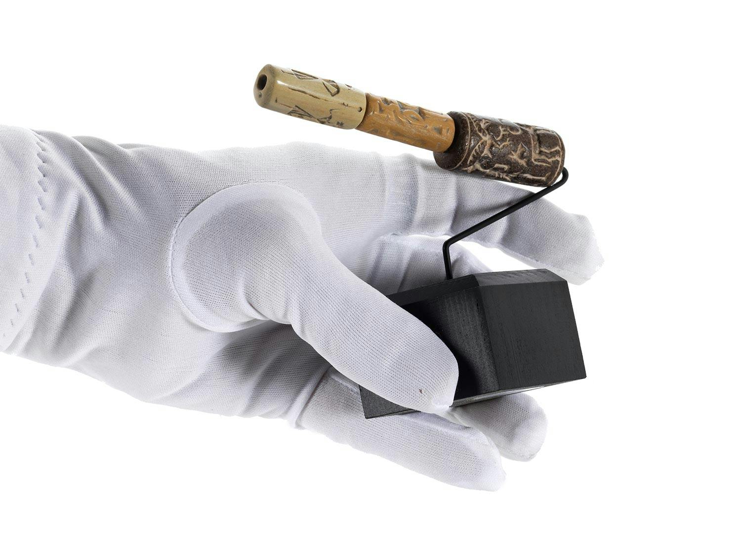 Detailabbildung: Drei mesopotamische Rollsiegel