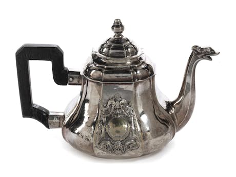 Silbernes Louis XVI-Teekännchen