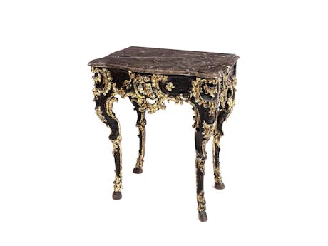 Zierlicher Louis XV-Tisch