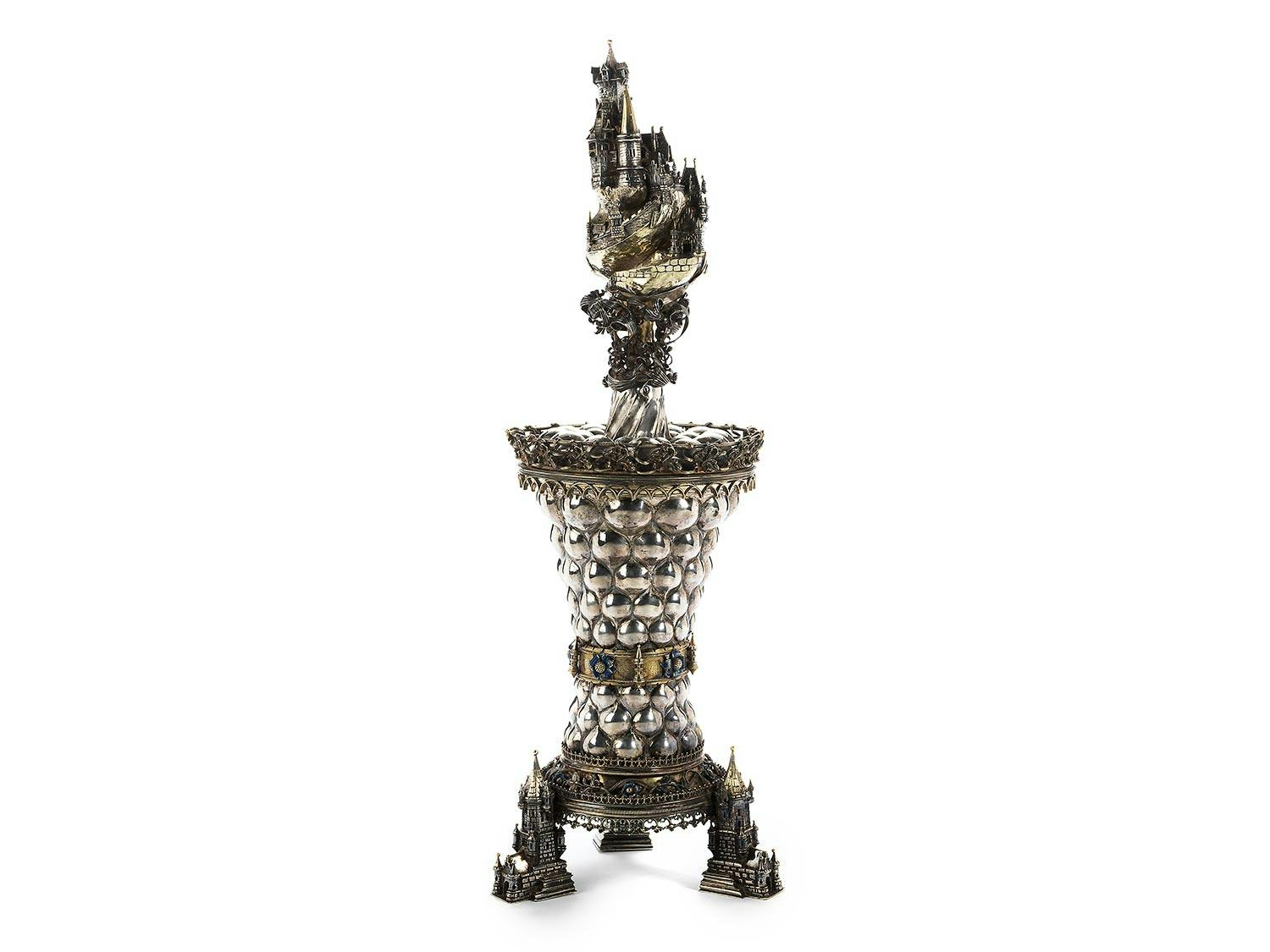Detailabbildung: Pokal im Renaissance-Stil