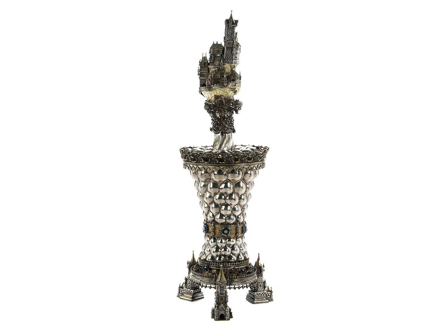 Detailabbildung: Pokal im Renaissance-Stil