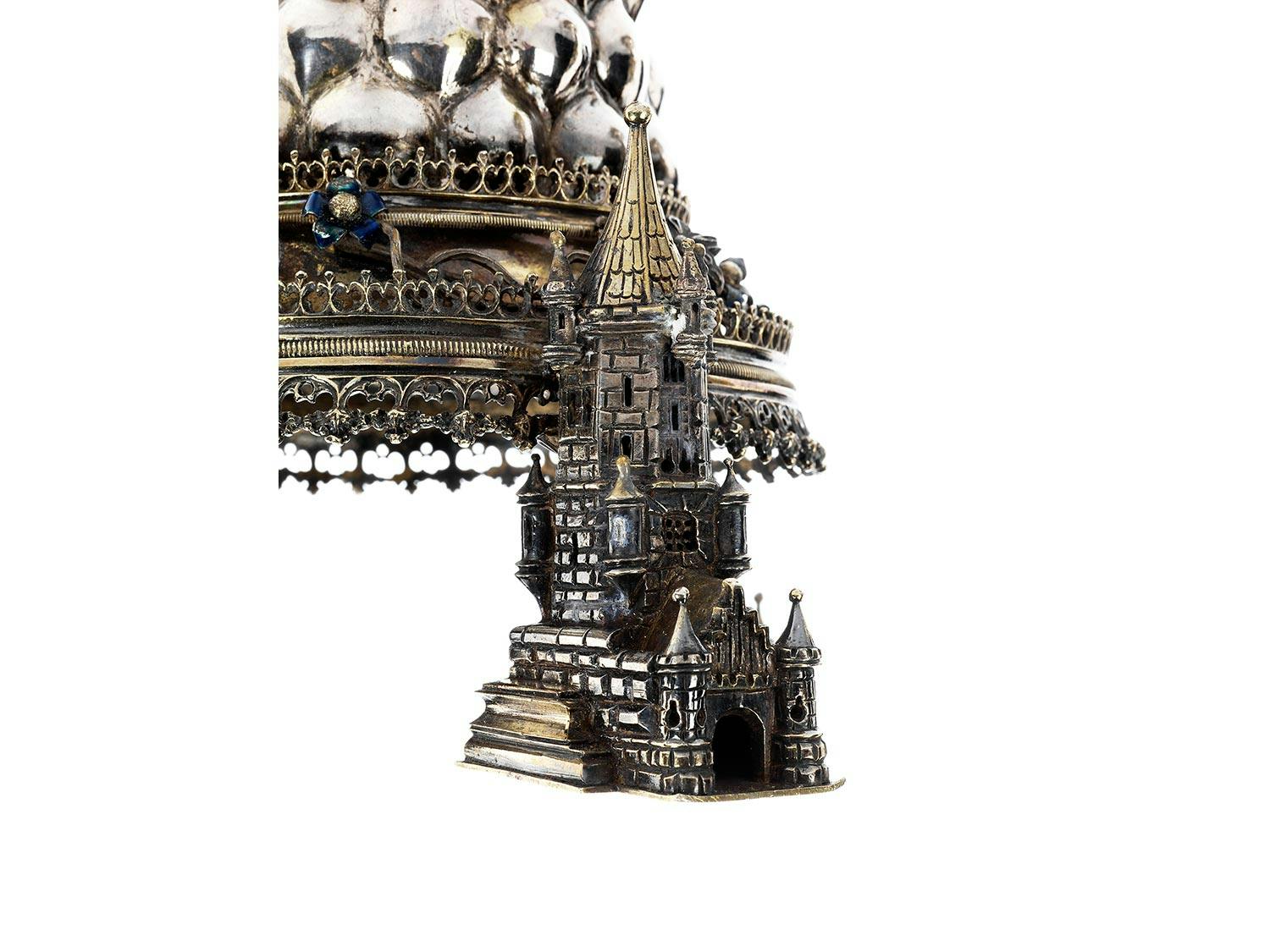 Detailabbildung: Pokal im Renaissance-Stil