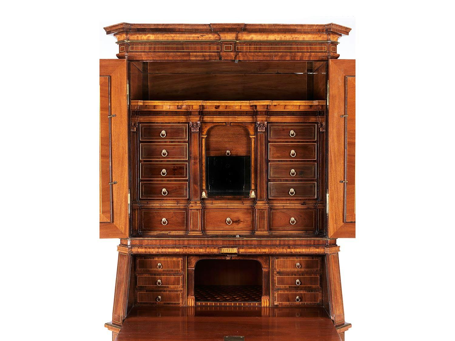 Detailabbildung: Bedeutender Dresdner Schreibsekretär