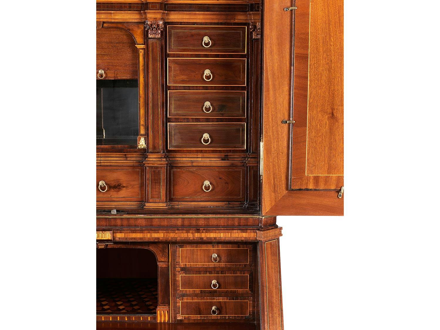 Detailabbildung: Bedeutender Dresdner Schreibsekretär