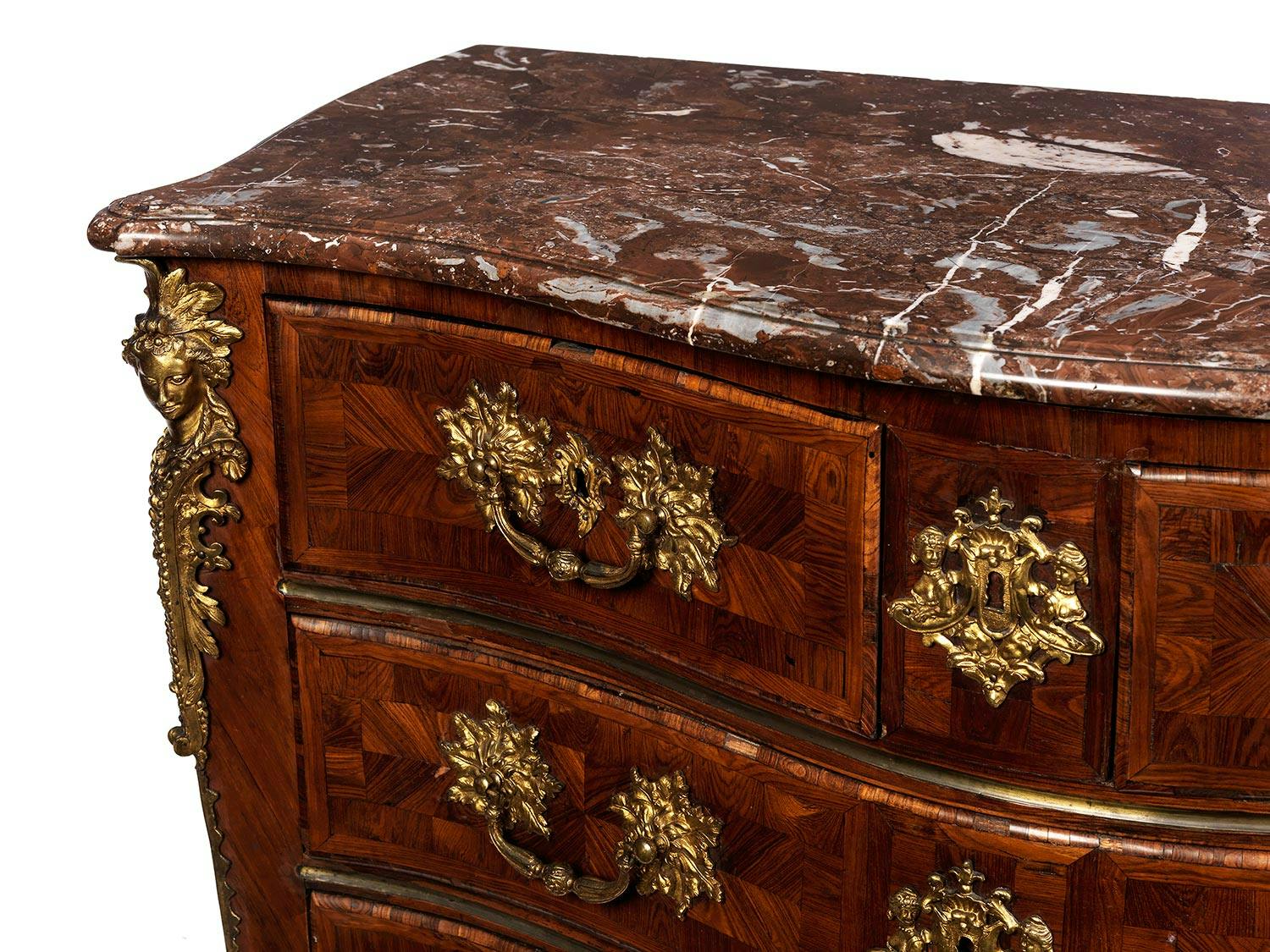 Detailabbildung: Elegante und bedeutende Régence-Kommode