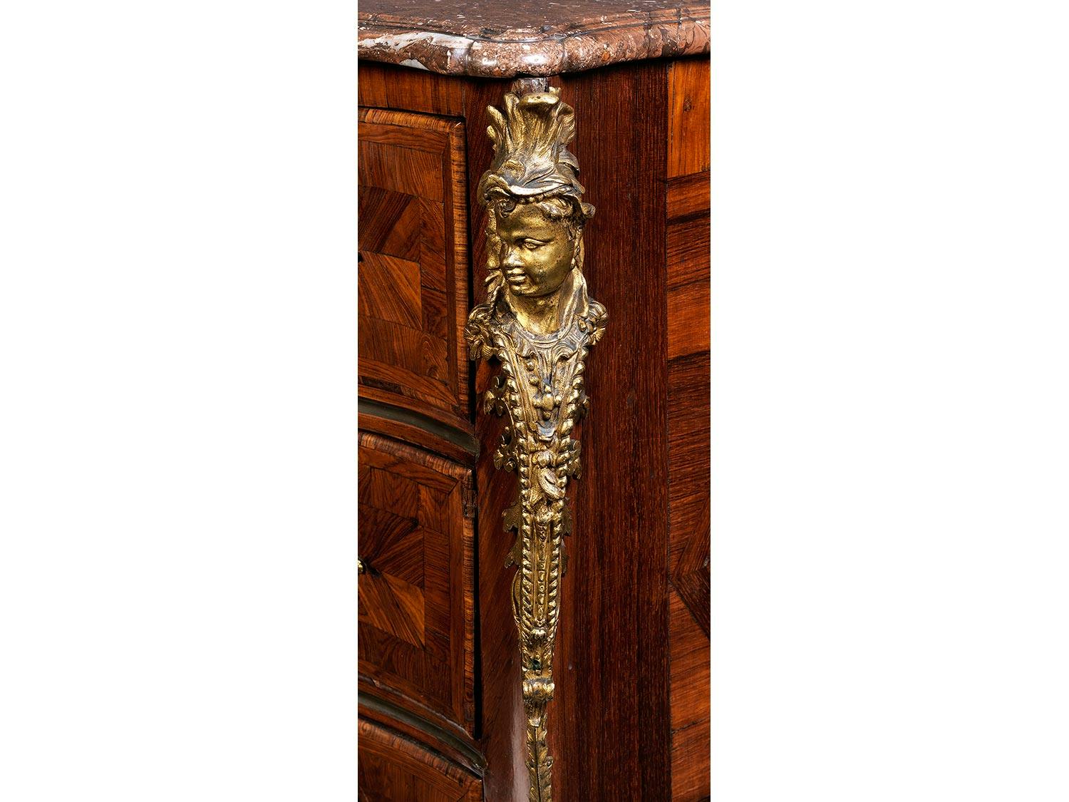 Detailabbildung: Elegante und bedeutende Régence-Kommode