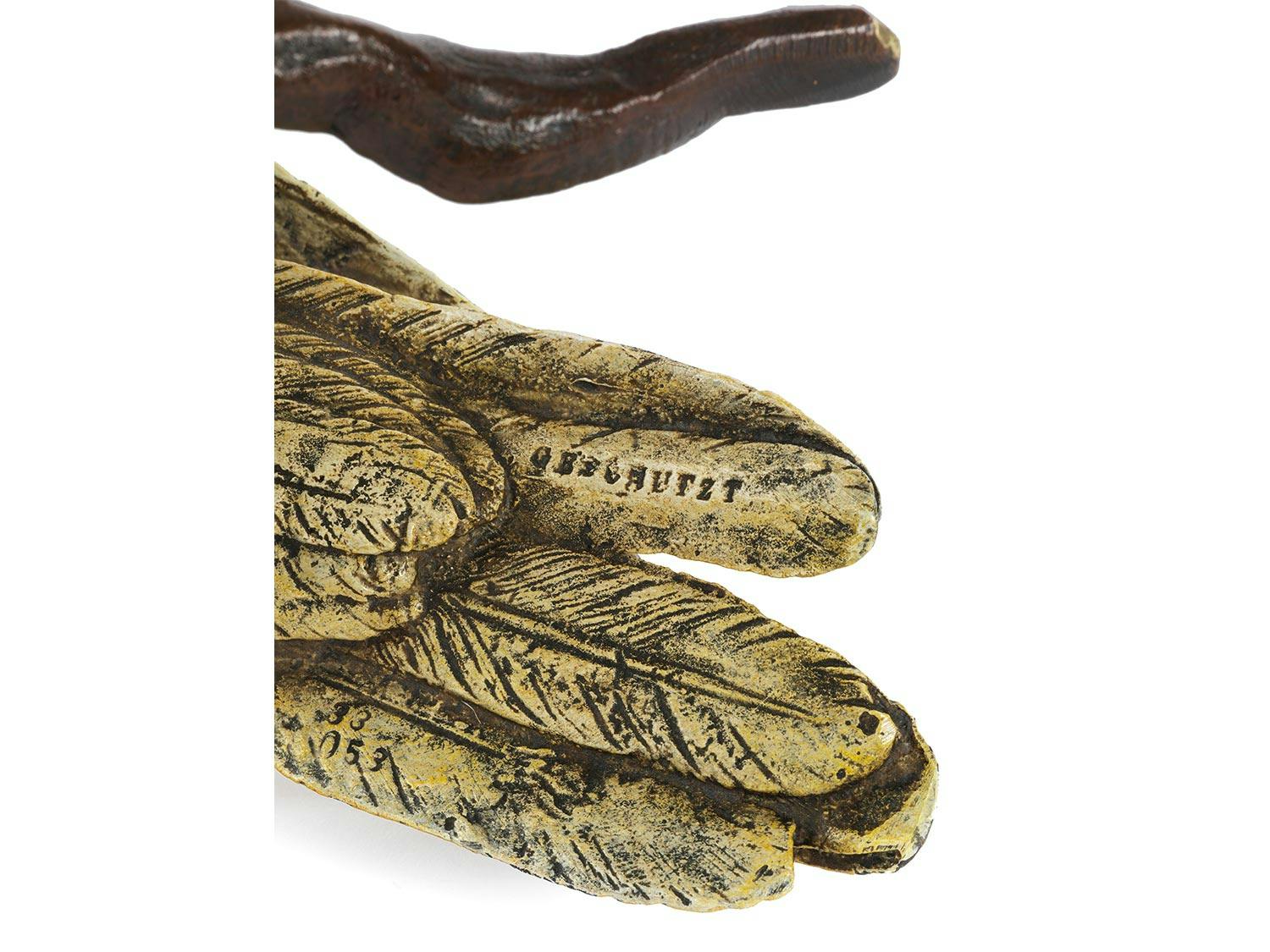 Detailabbildung: Wiener Bronze – Kakadu auf einem Astgestell