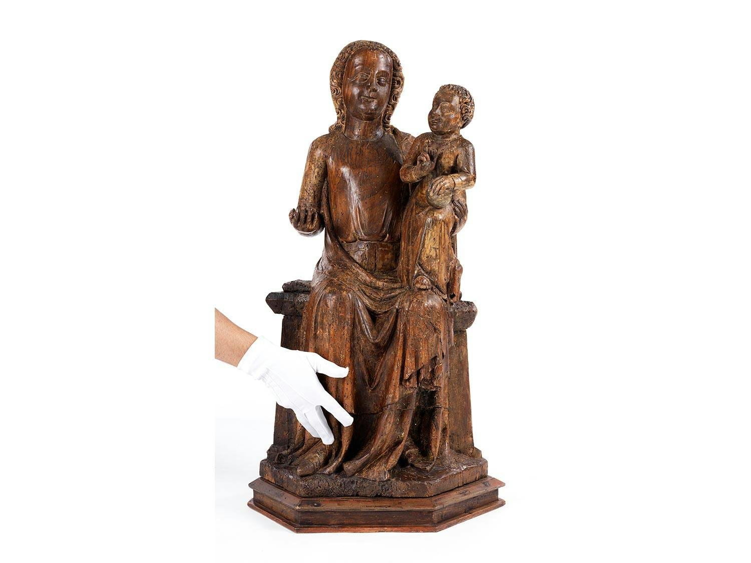 Detailabbildung: Frühgotische thronende Madonna mit Kind