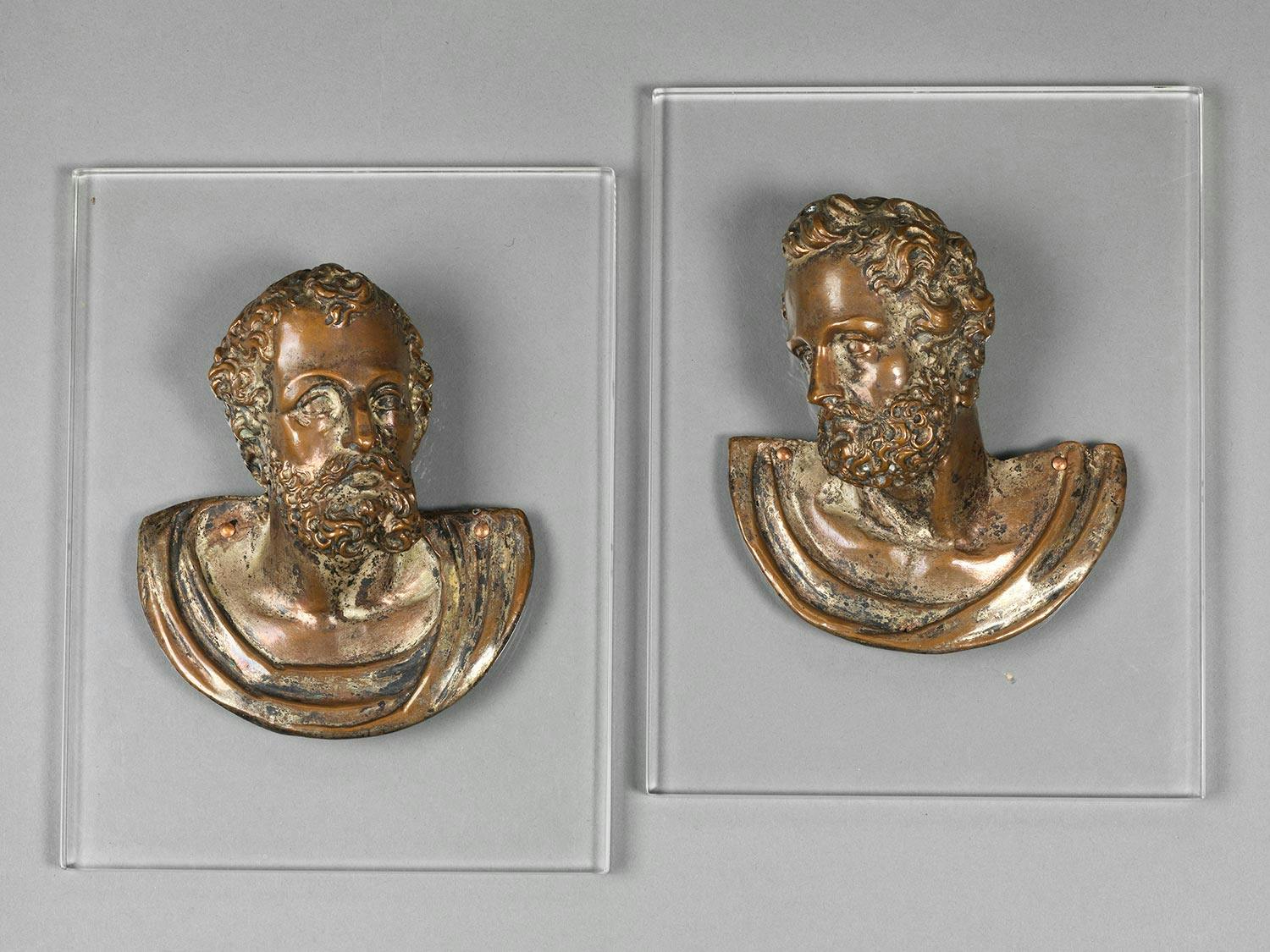 Paar Imperatorenköpfe