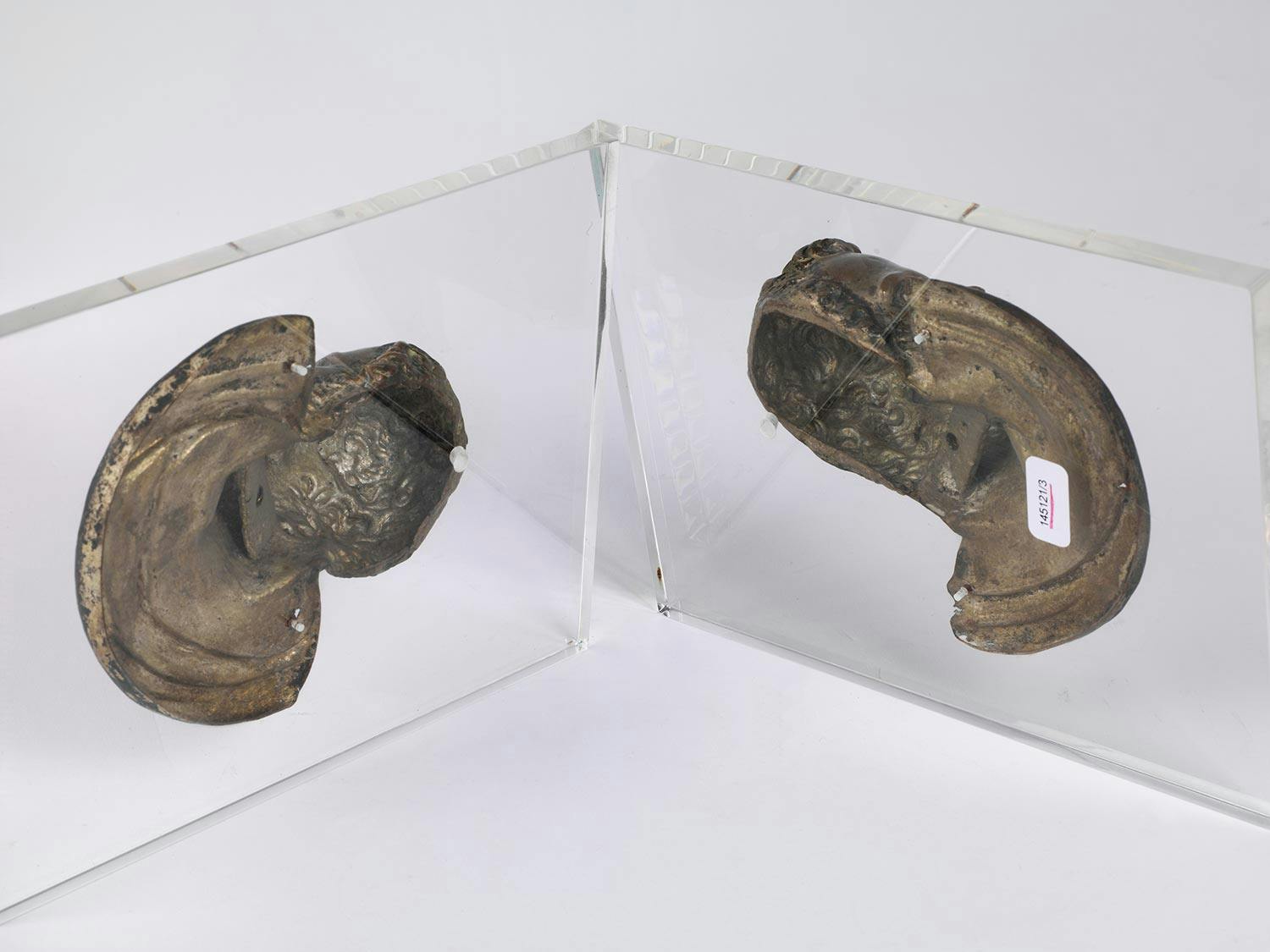 Detailabbildung: Paar Imperatorenköpfe