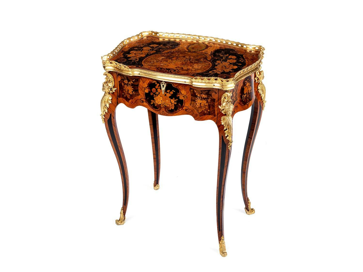 Detailabbildung: Napoleon III-Salontisch