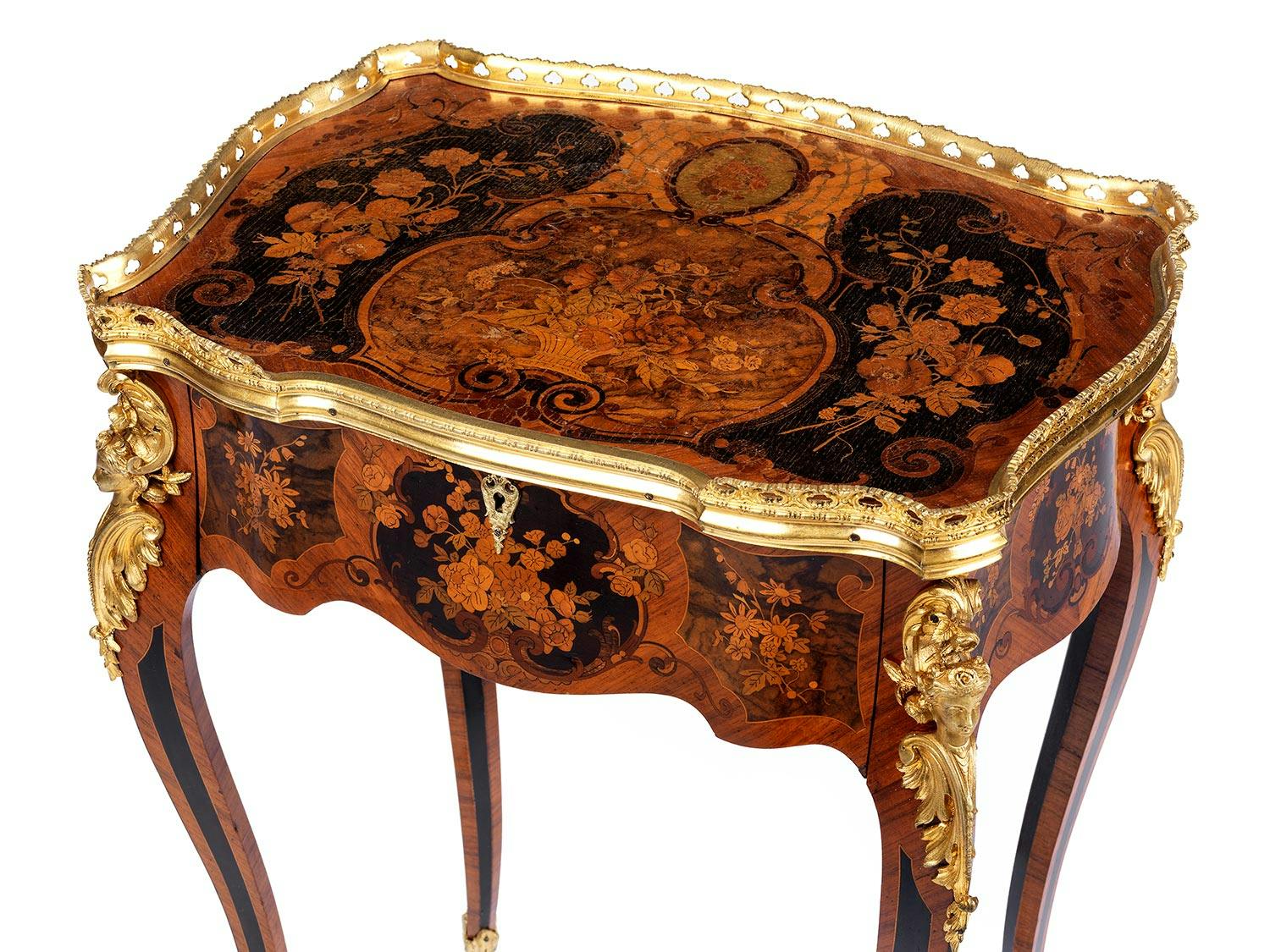 Detailabbildung: Napoleon III-Salontisch