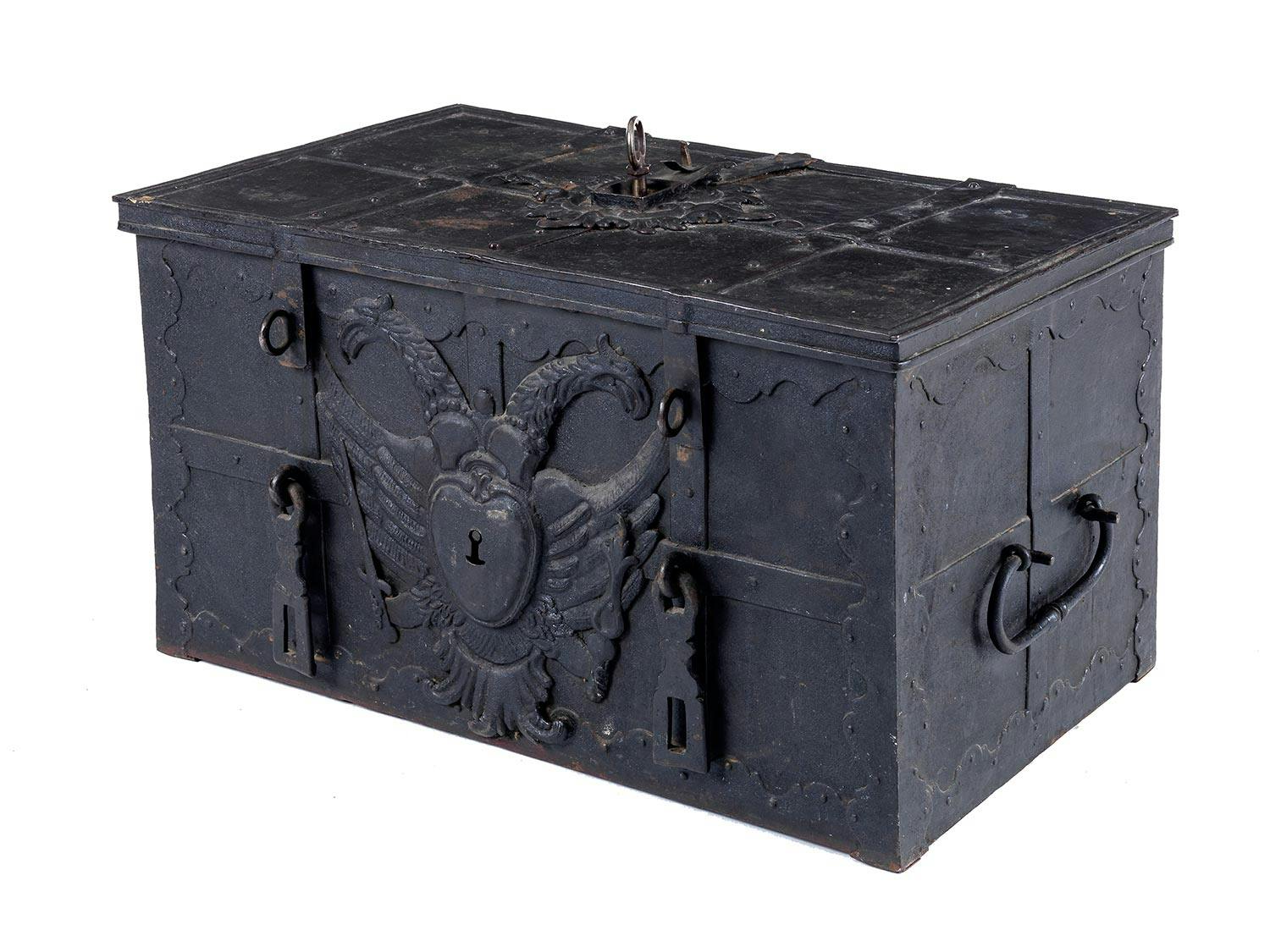 Barocke Eisentruhe