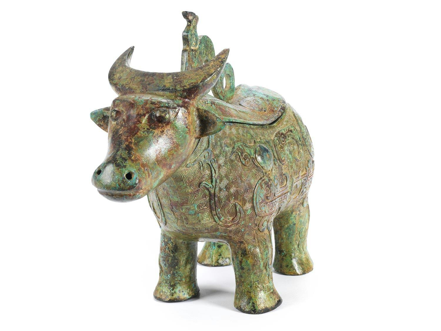 Detailabbildung: Ritualgefäß in Gestalt eines Büffels im Stil der Shang Zeit