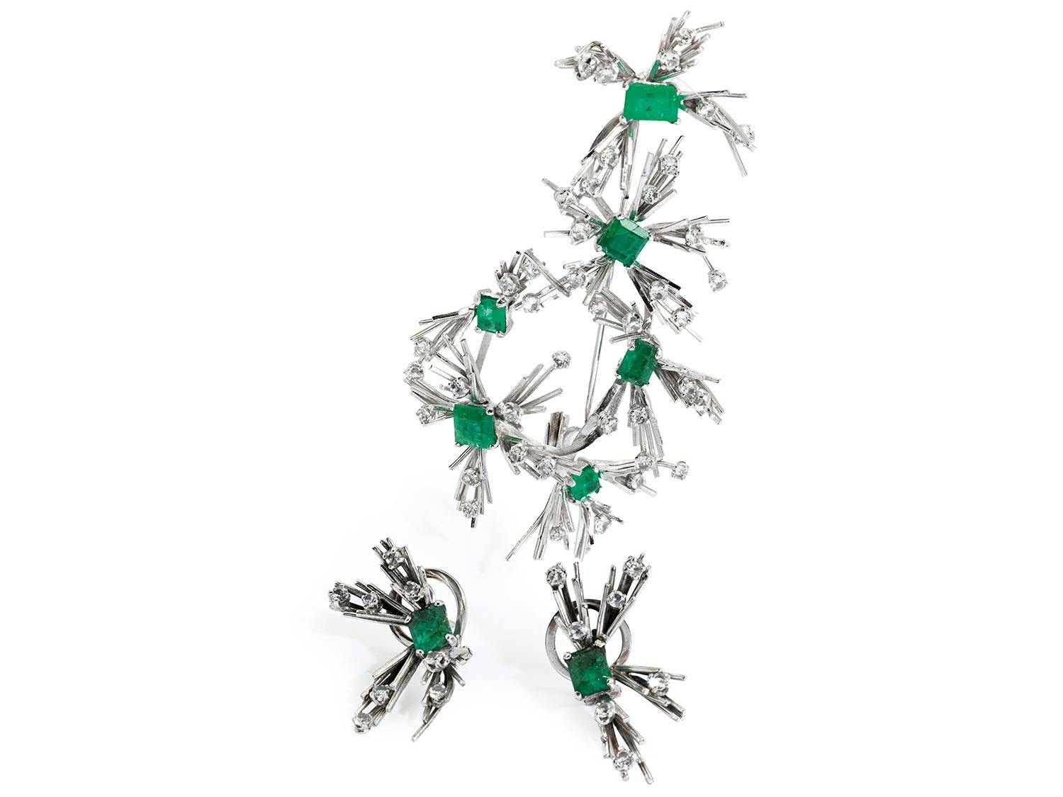 Detailabbildung: Smaragd-Diamantbrosche und Ohrringe