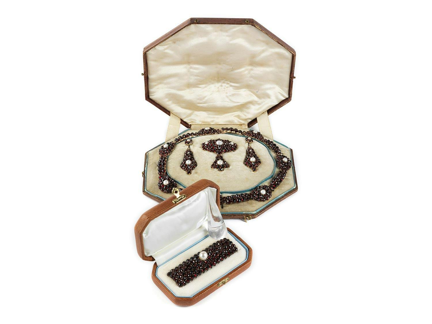 Detailabbildung: Antike Gold-Granat-Perl-Parure