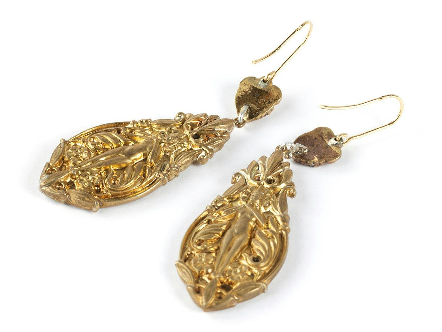 Detailabbildung: Ohrhänger im Jugendstil