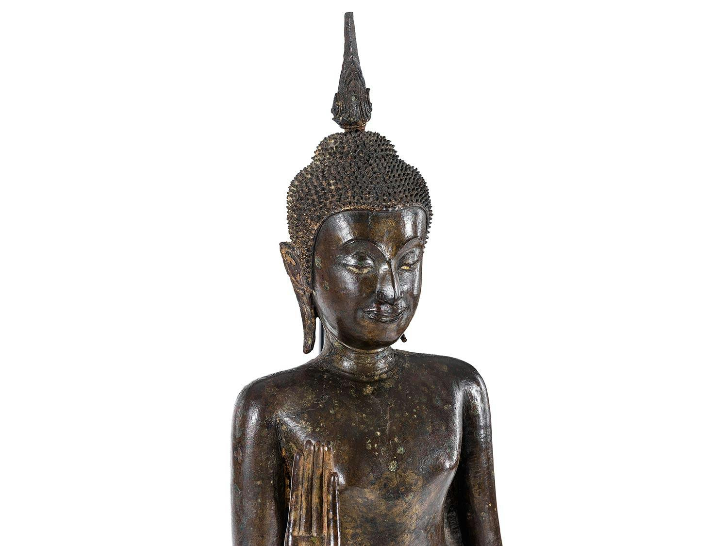 Detailabbildung: Stehender Buddha