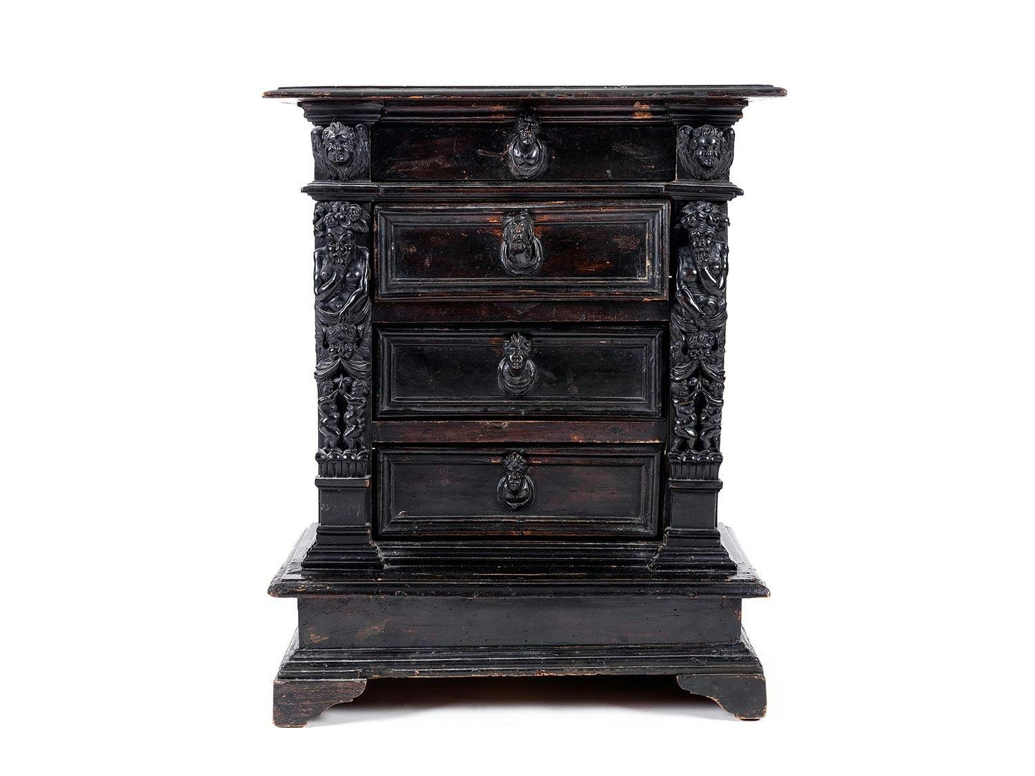 Italienische frühbarocke Kommode
