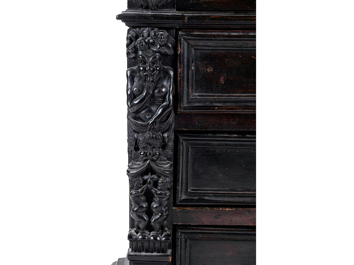 Detailabbildung: Italienische frühbarocke Kommode