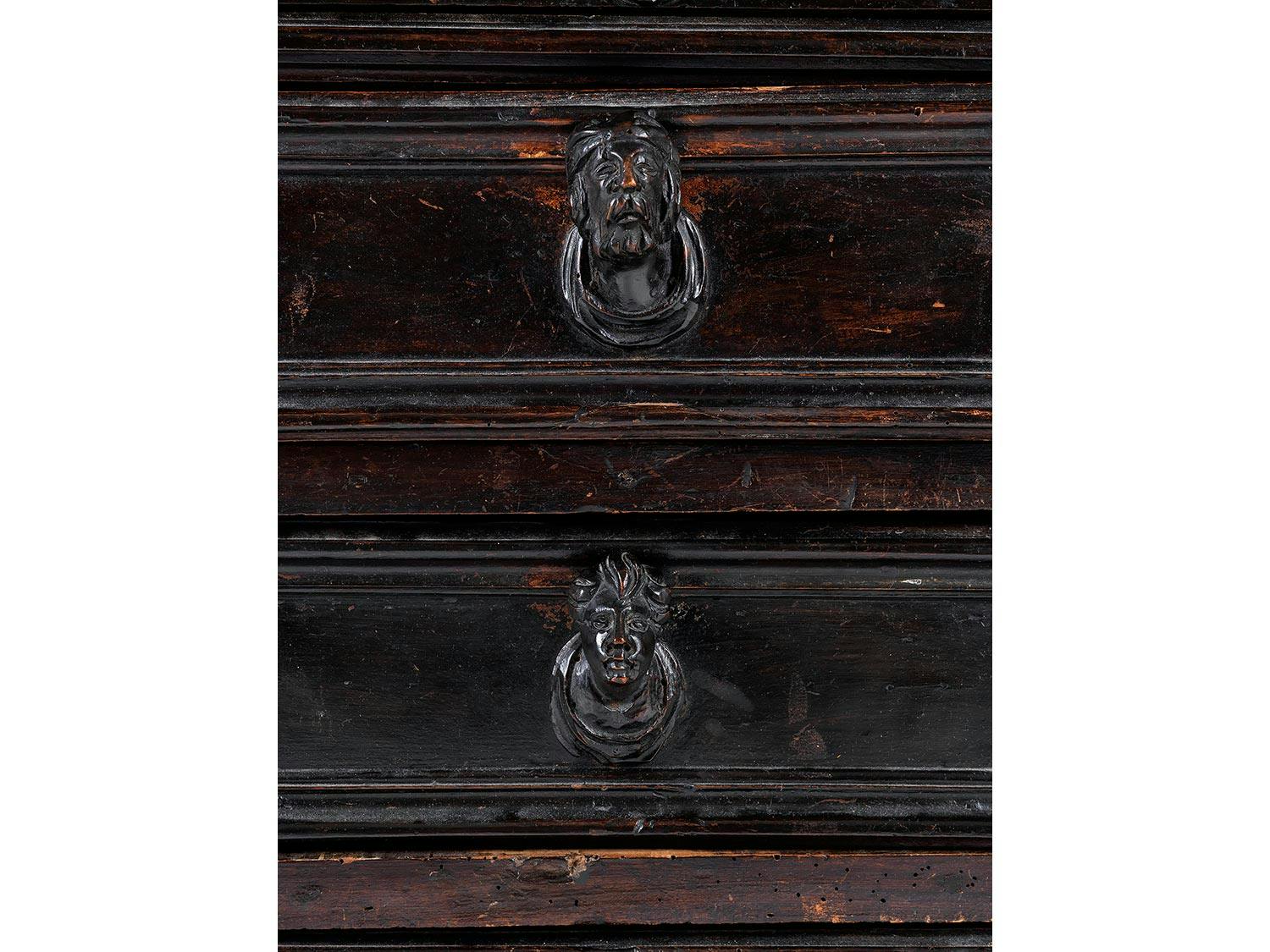 Detailabbildung: Italienische frühbarocke Kommode