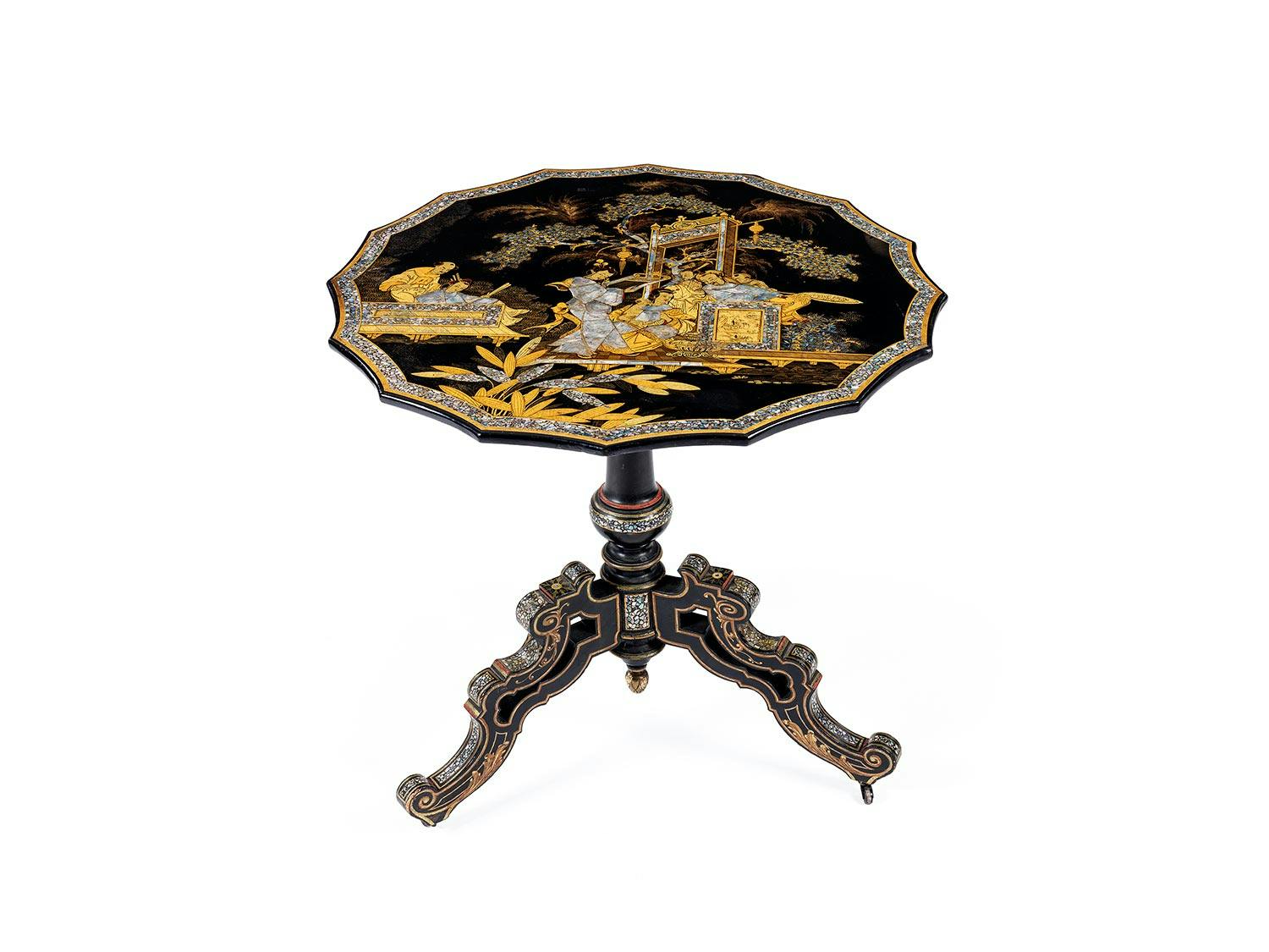 Salon Tisch mit Chinoiserien