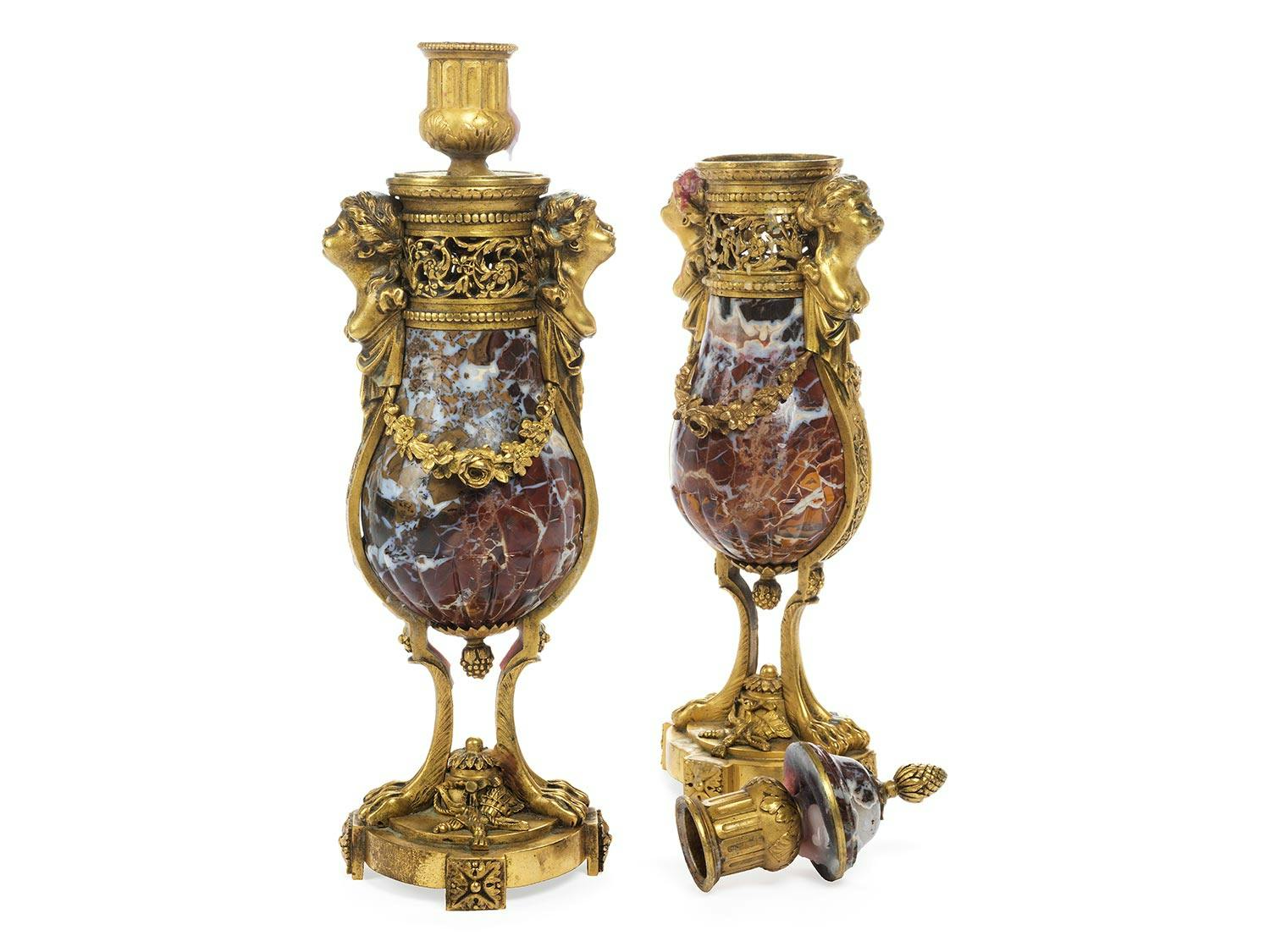 Detailabbildung: Paar höfische Louis XVI-Leuchtervasen