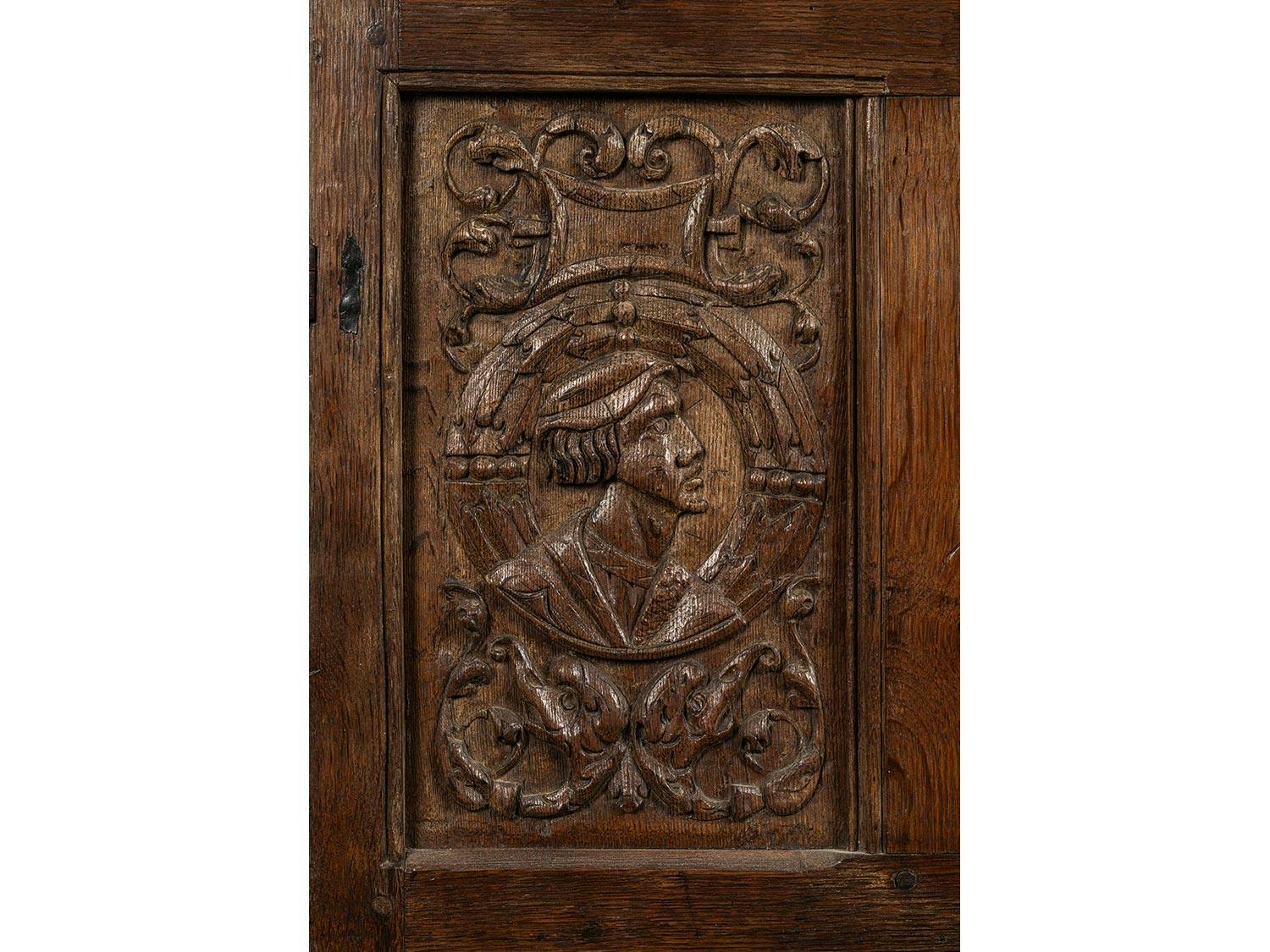Detailabbildung: Bedeutender und seltener Schrank aus der Frührenaissance