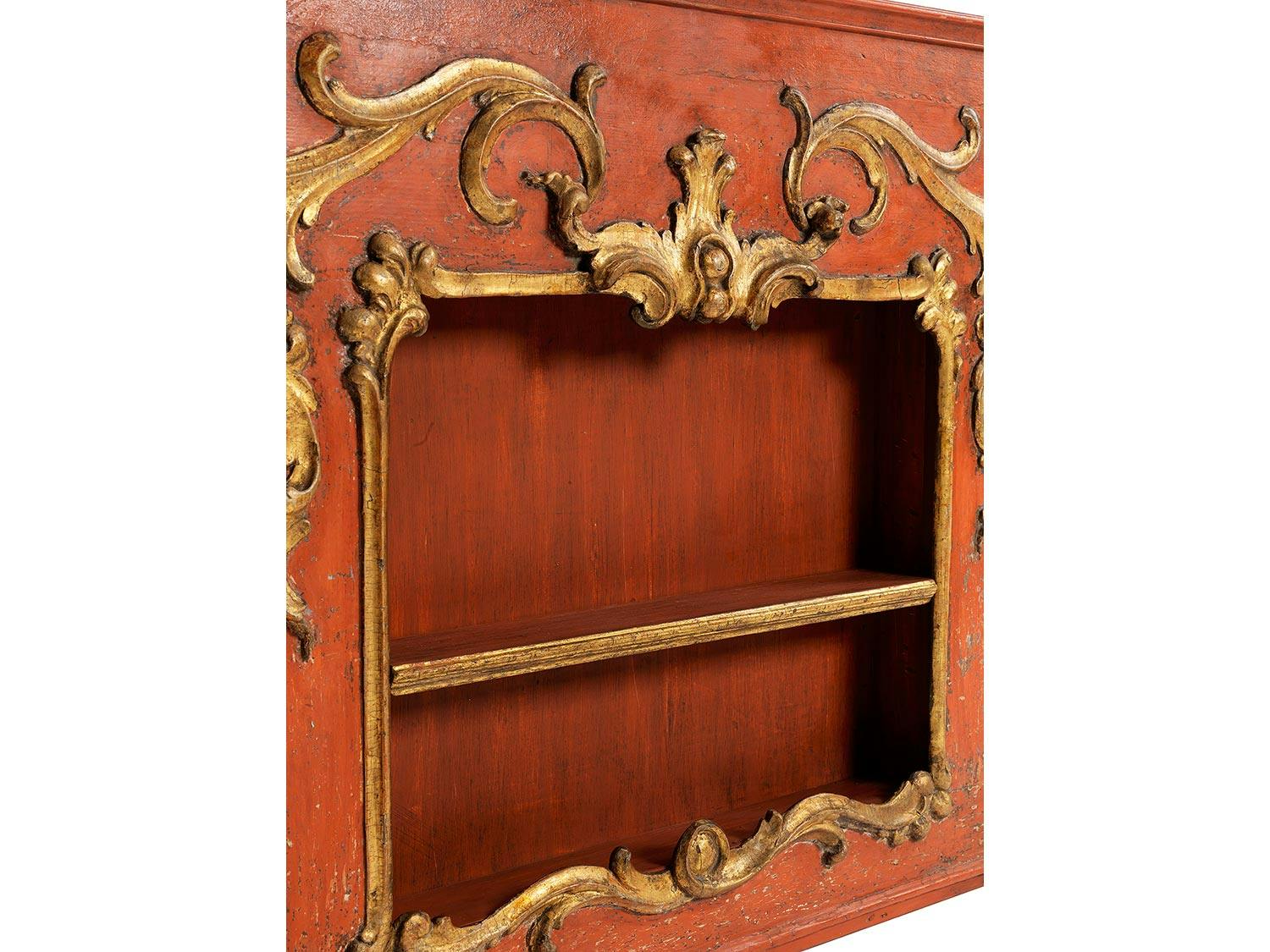 Detailabbildung: Wandregal im Rokoko-Stil