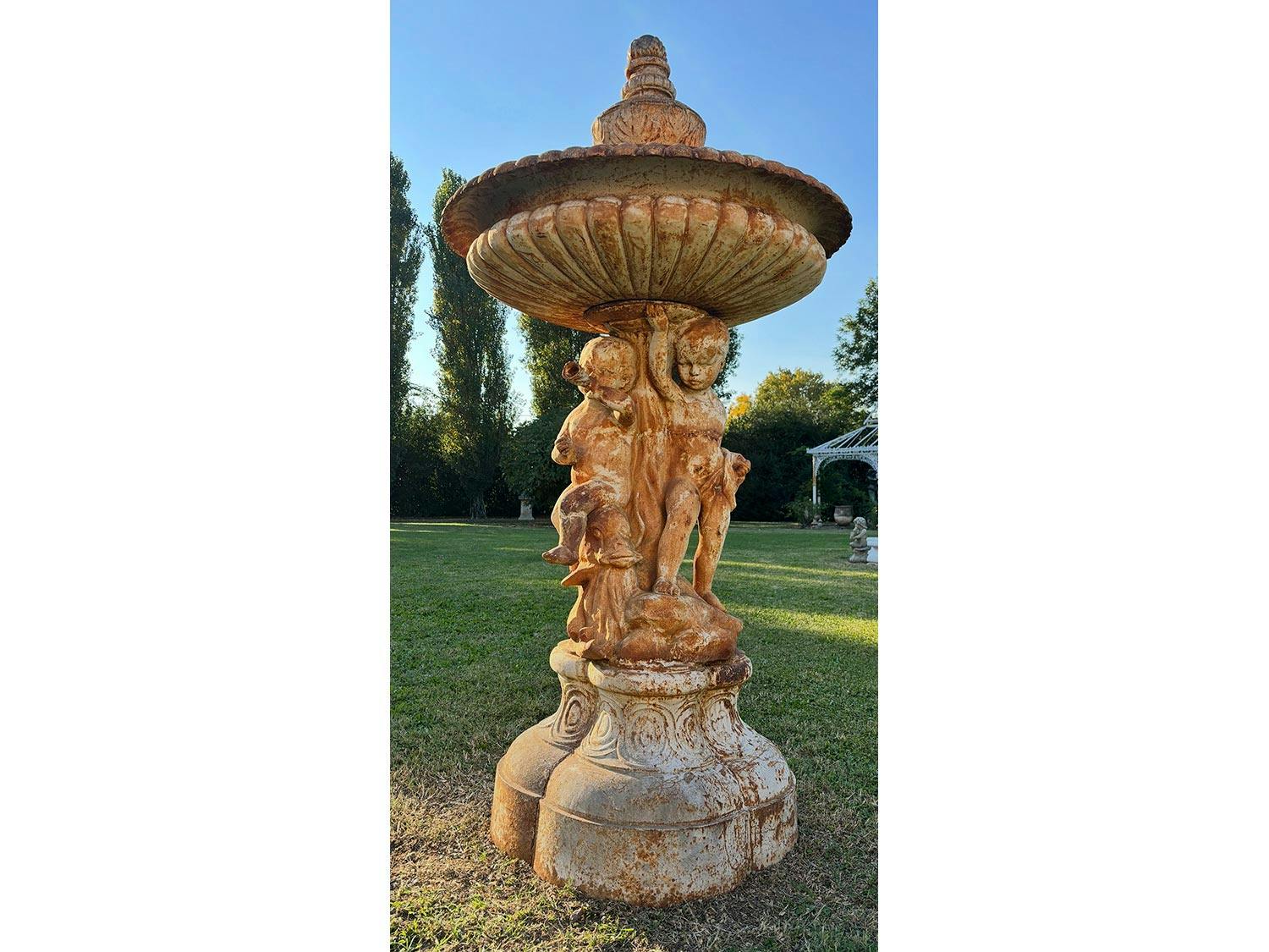 Detailabbildung: Figürlicher Springbrunnen