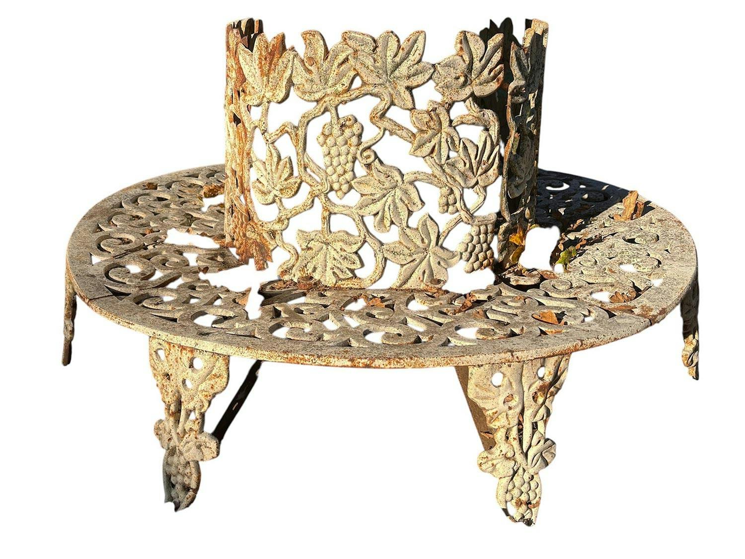 Parkbank mit Weinlaub