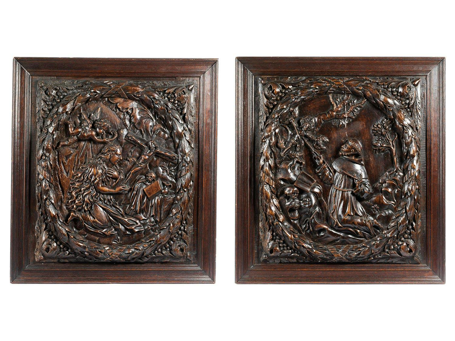 Paar Reliefpaneele