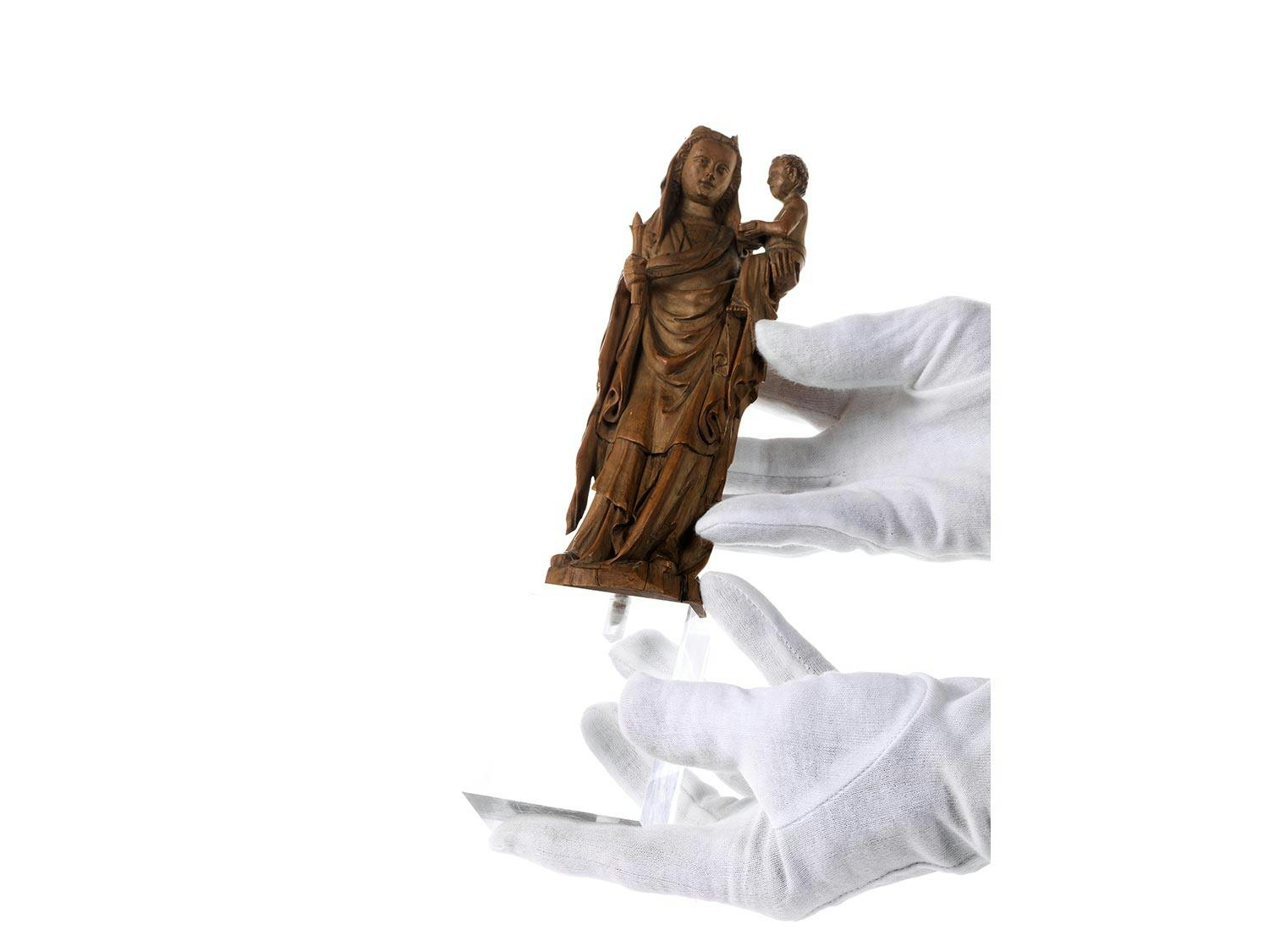 Detailabbildung: Französischer Bildschnitzer des 14. Jahrhunderts