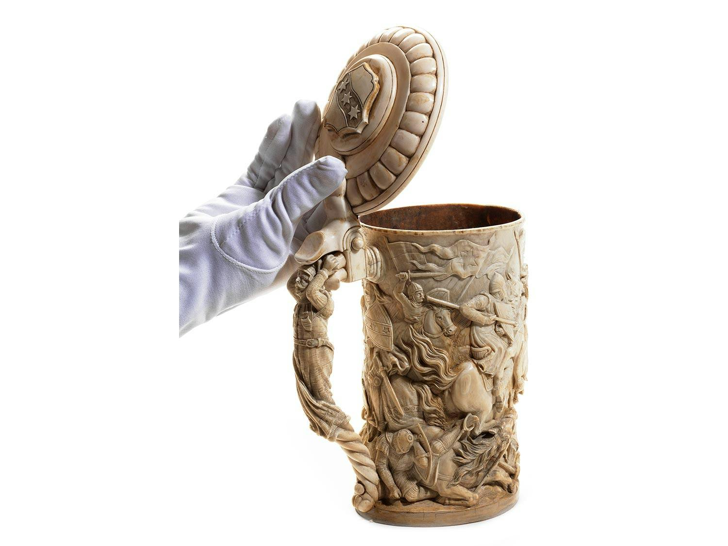 Detailabbildung: Deckelhumpen auf die Stadt Erbach