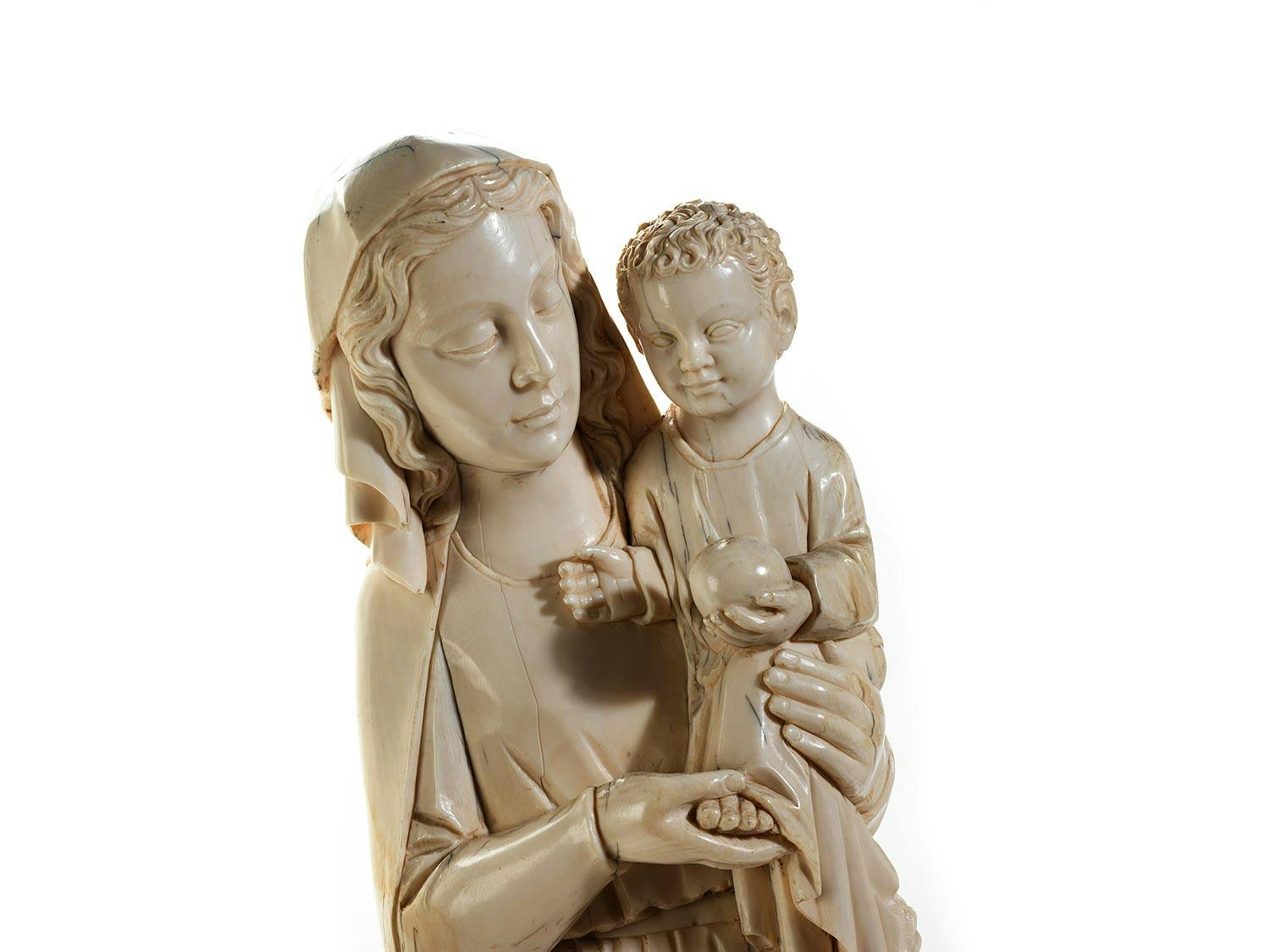 Detailabbildung: Große Elfenbeingruppe Maria mit dem Kinde