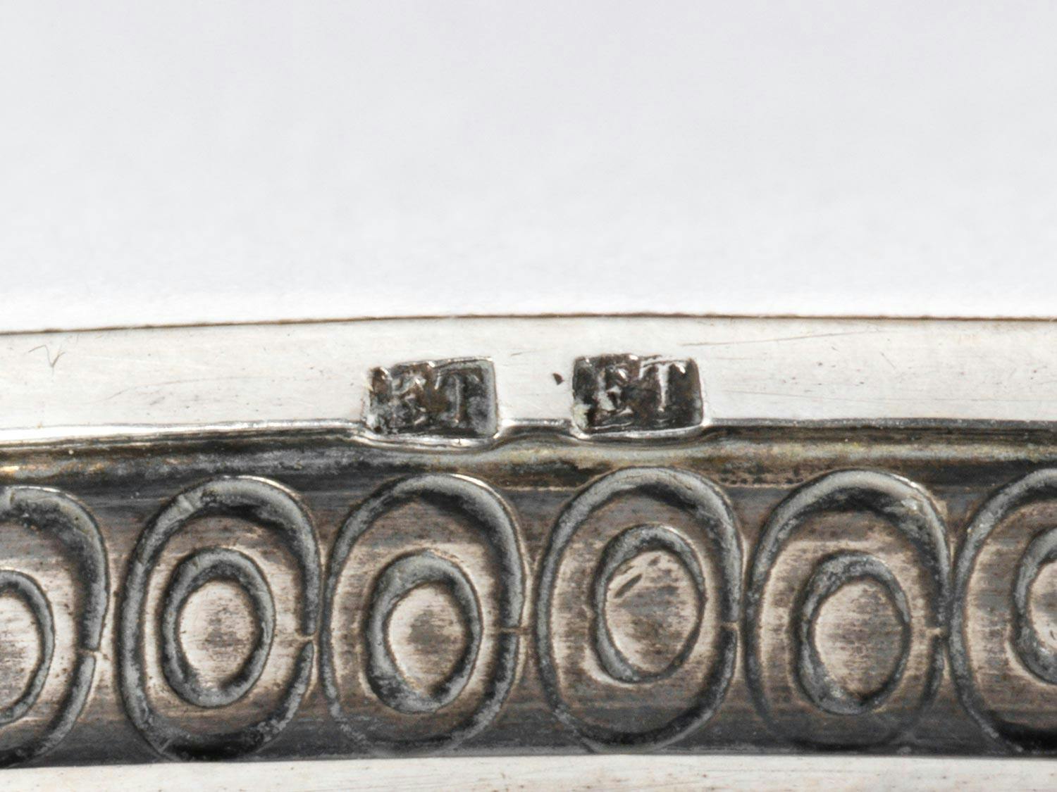 Detailabbildung: Paar Rubinglas-Pilgerflaschen mit reicher Silbermontierung