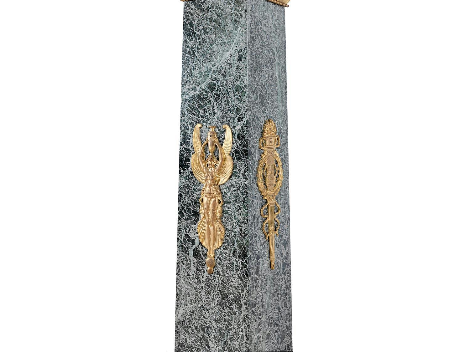 Detailabbildung: Paar Podeste im Empire-Stil