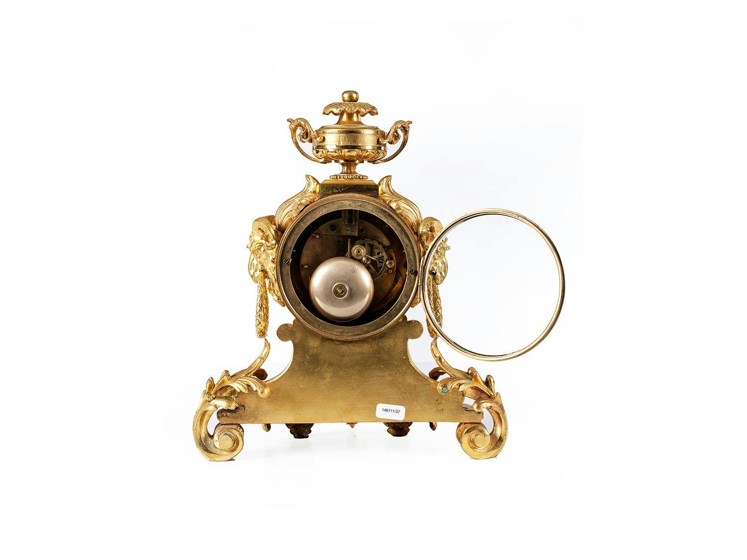Detailabbildung: Pendule im Louis XVI-Stil