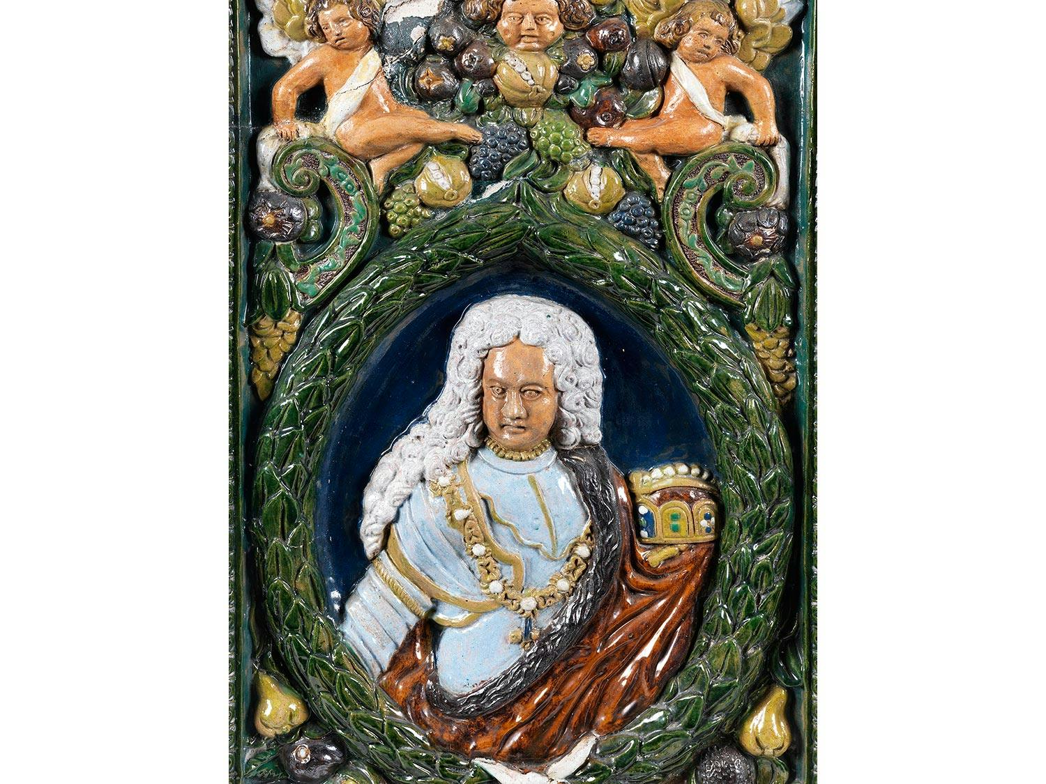 Detailabbildung: Relief auf Karl VII Albrecht (1697–1745)