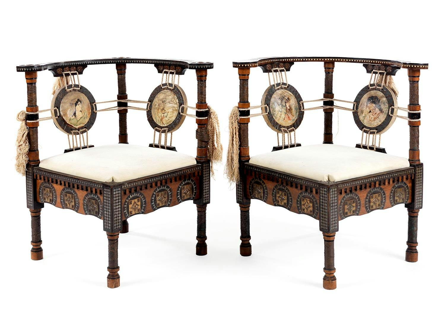 Detailabbildung: Carlo Bugatti Eckstühle