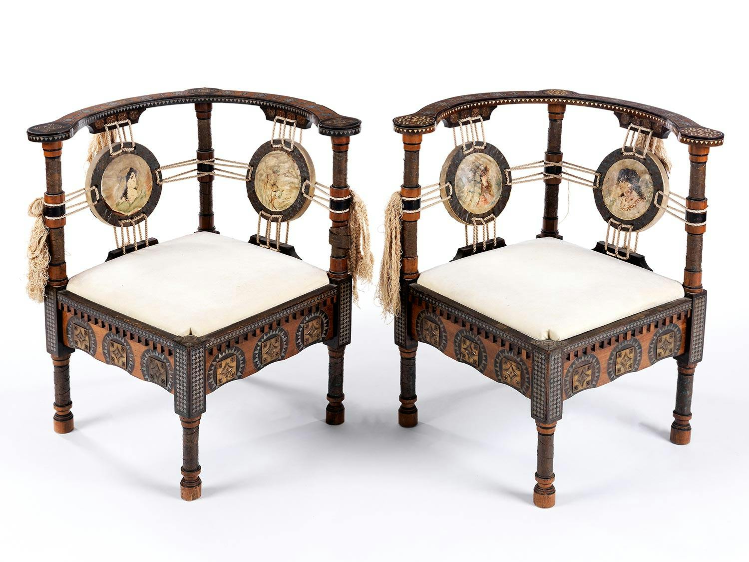 Detailabbildung: Carlo Bugatti Eckstühle