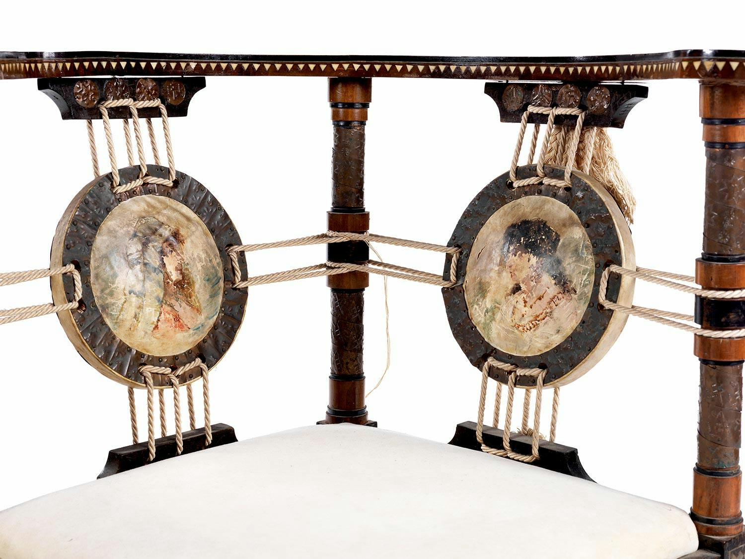 Detailabbildung: Carlo Bugatti Eckstühle