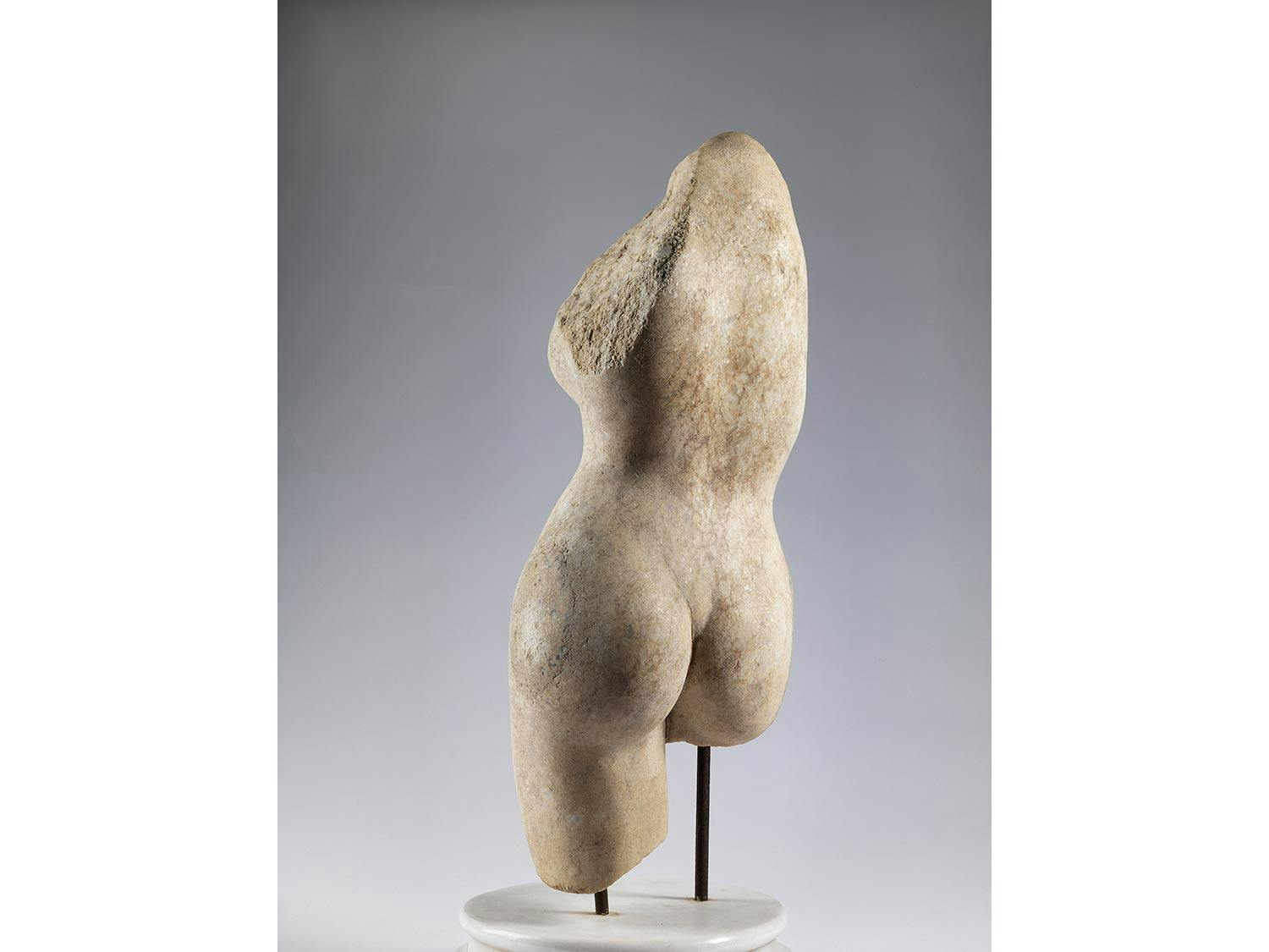 Detailabbildung: Marmortorso einer Aphrodite