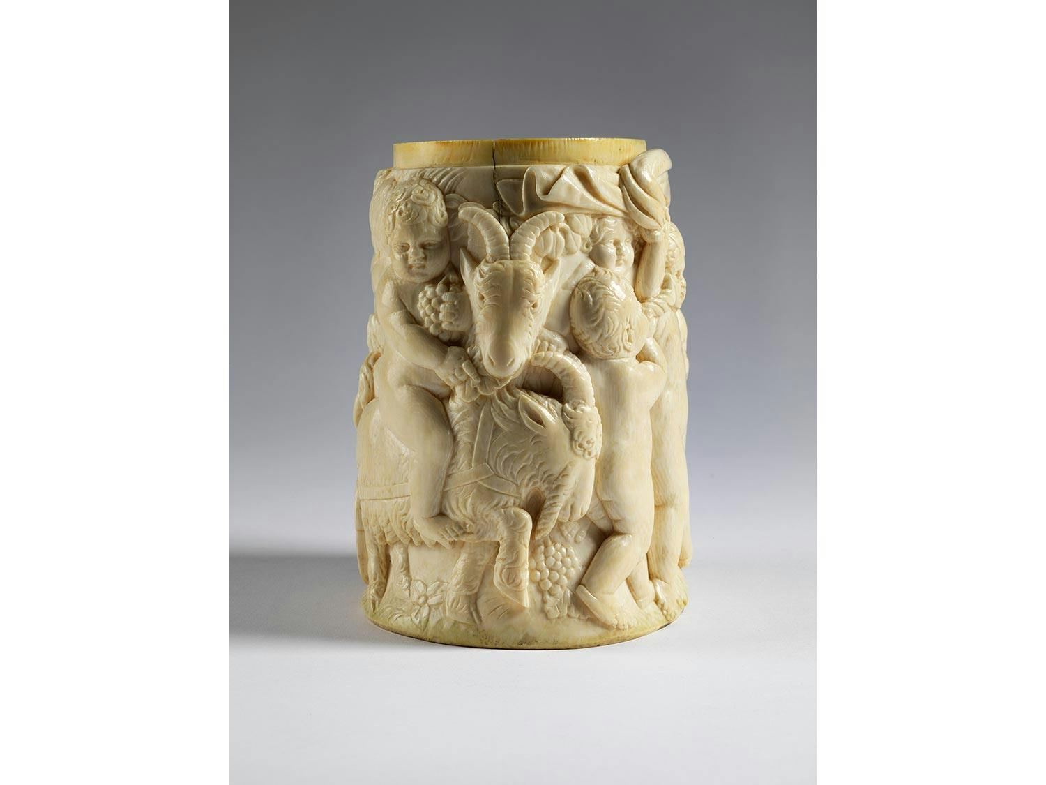 Detailabbildung: Humpen mit Kinderbacchanal