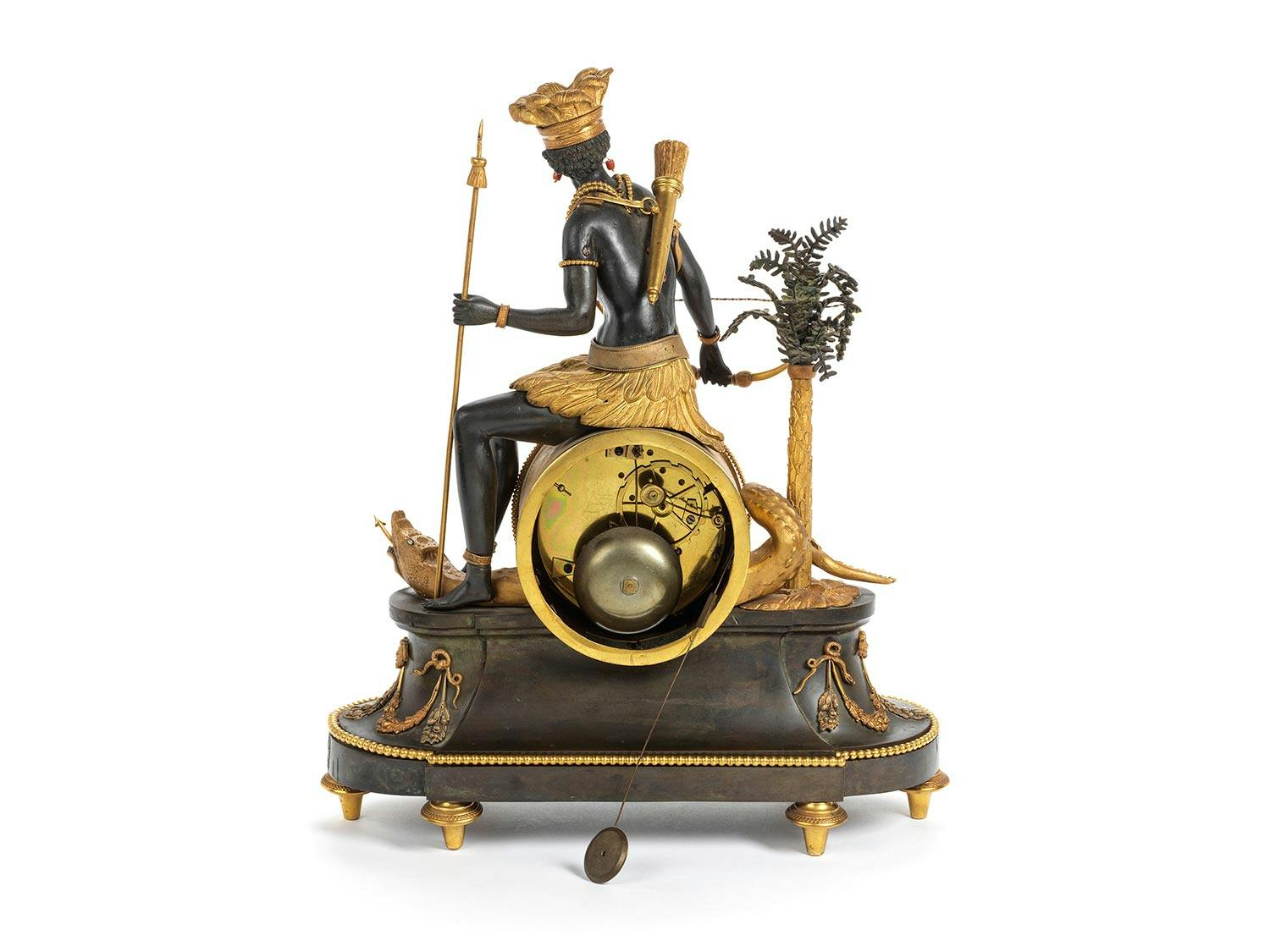 Detailabbildung: Directoire-Kaminuhr mit edler Wilden